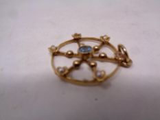 A 9ct gold vintage pendant