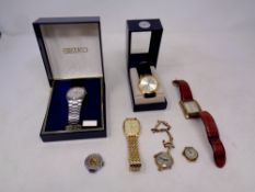 A quantity of lady's and gent's watches including gent's Seiko stainless steel watch,