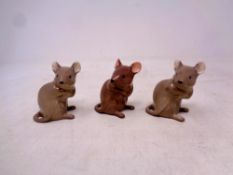 Three Beswick mice figures (3)