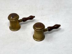 A novelty gavel shaped cruet set, brass body with turned wood handles, height 4.5 cm.
