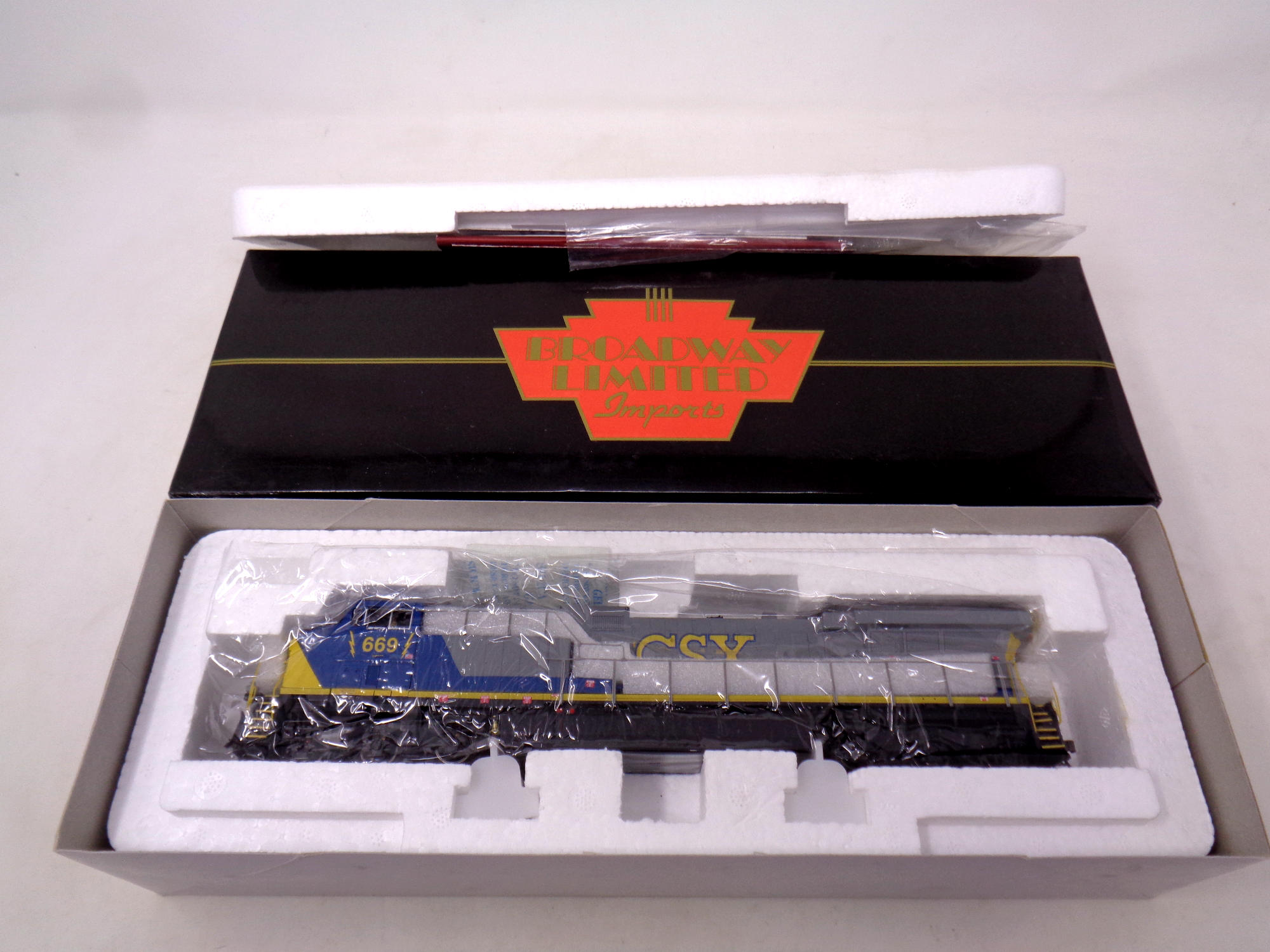 A Broadway Limited Imports GE AC 6000 CSX 669 locomotive,