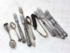 Five silver handled cake knives, together with mother of pearl pickle fork, silver cheroot case,