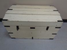 A painted antique wooden trunk (white)