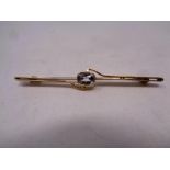 A vintage 9ct gold bar brooch