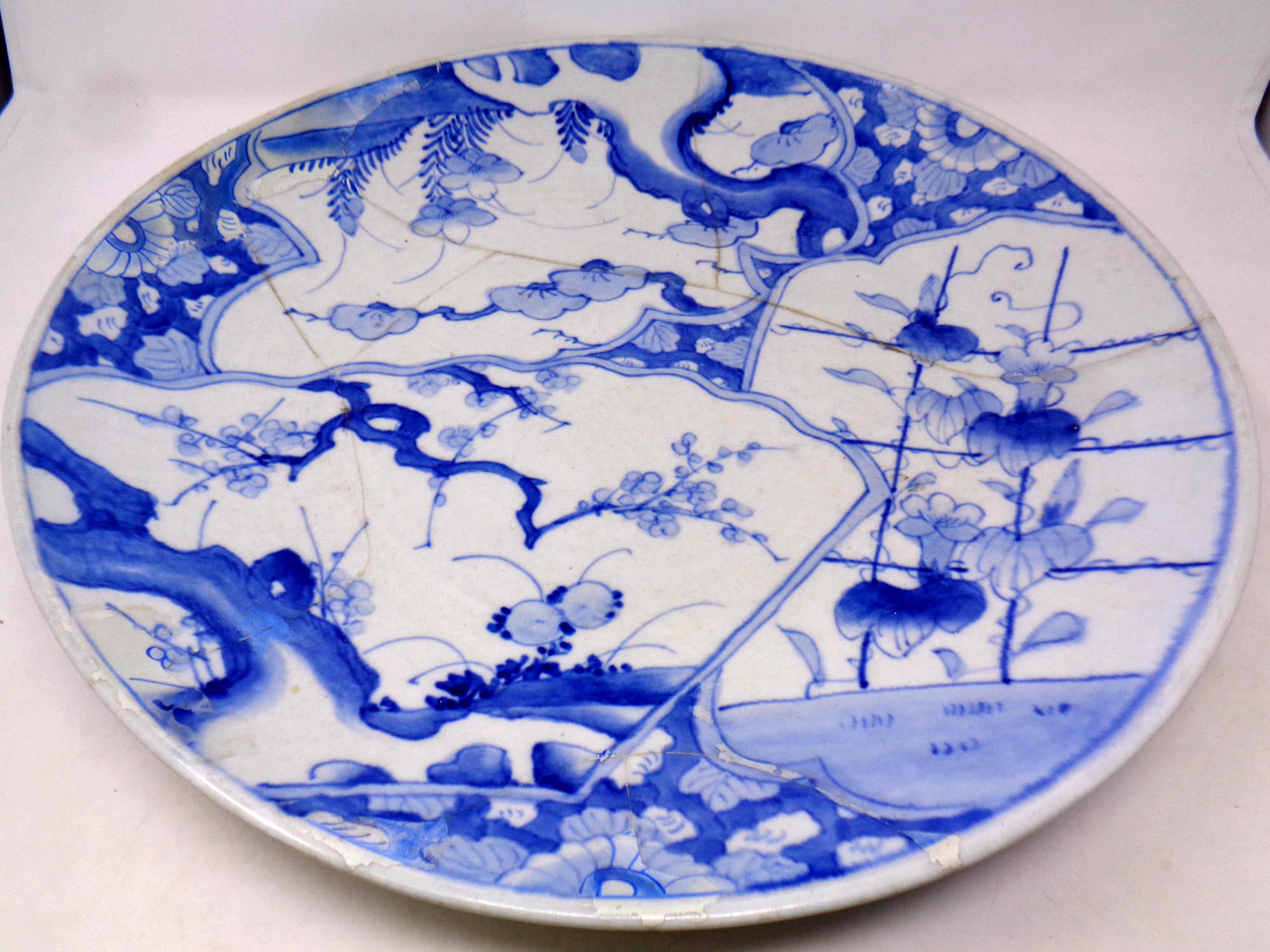 A Chinese porcelain blue and white glazed dish,