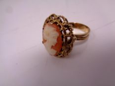 A 9ct gold cameo ring