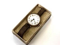 A gent's vintage 9ct gold cased wristwatch (lacking glass)