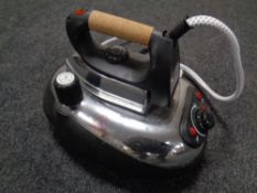 An electric steam generator iron