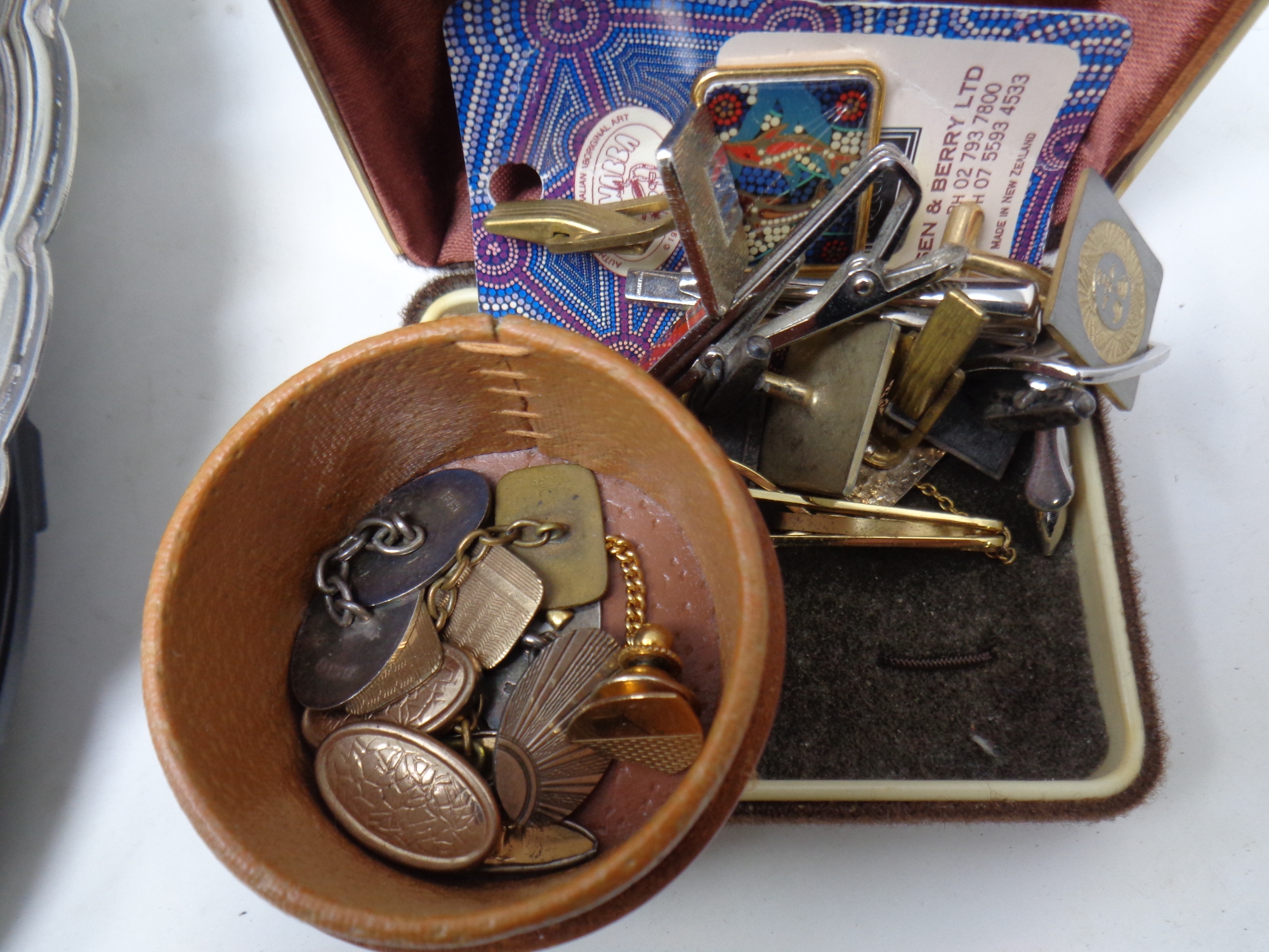 A tray of assorted plated wares, - Image 2 of 2