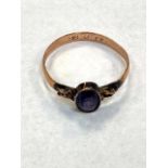 An antique 9ct gold ring set with an amethyst, 1.4g.
