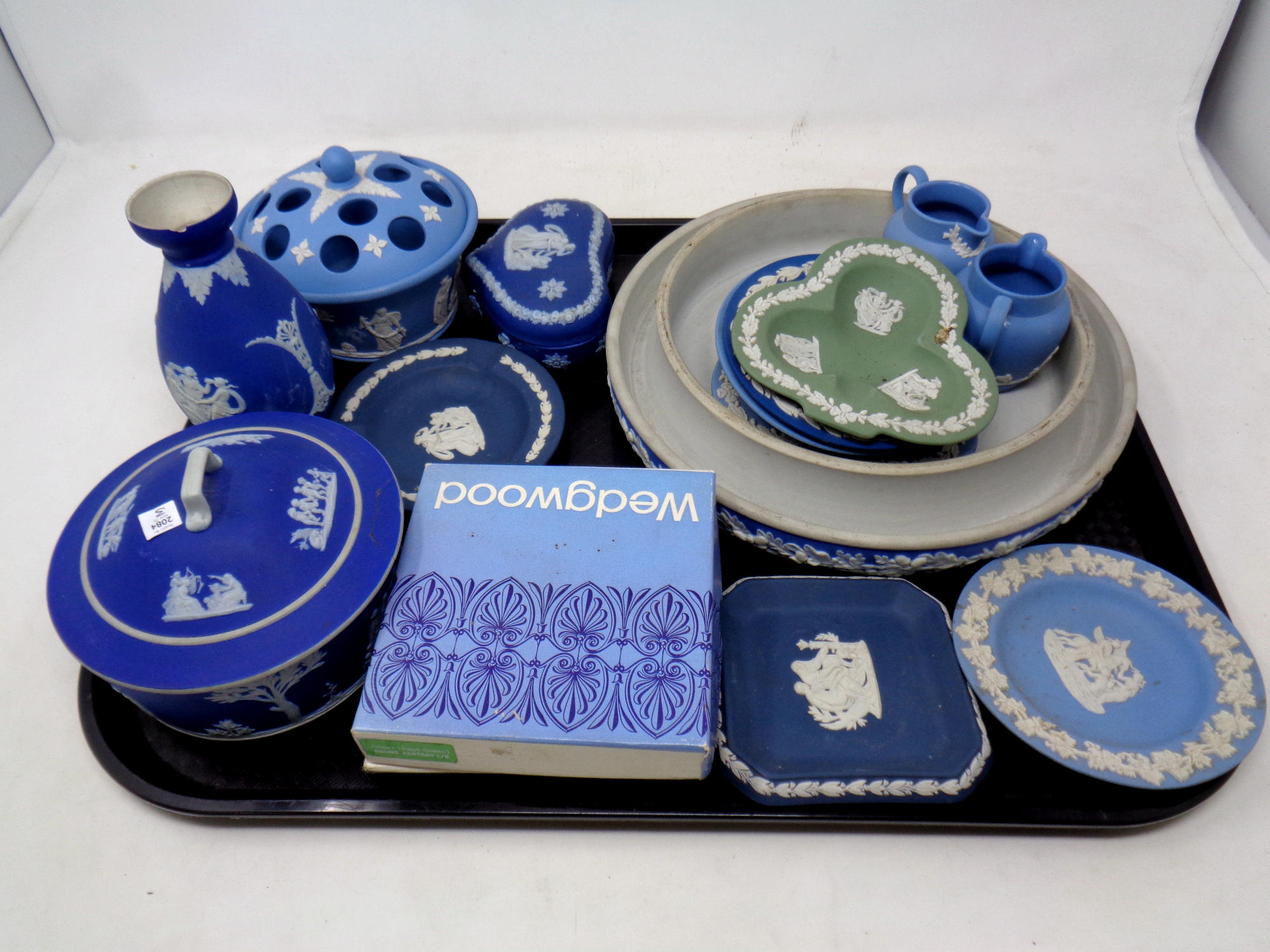 A tray of quantity of Wedgwood Jasperware