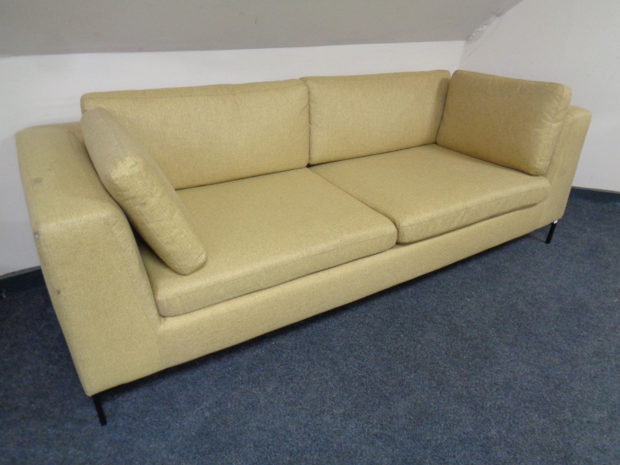 A contemporary three seater settee in yellow fabric (Af)