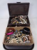 A tray of costume jewellery