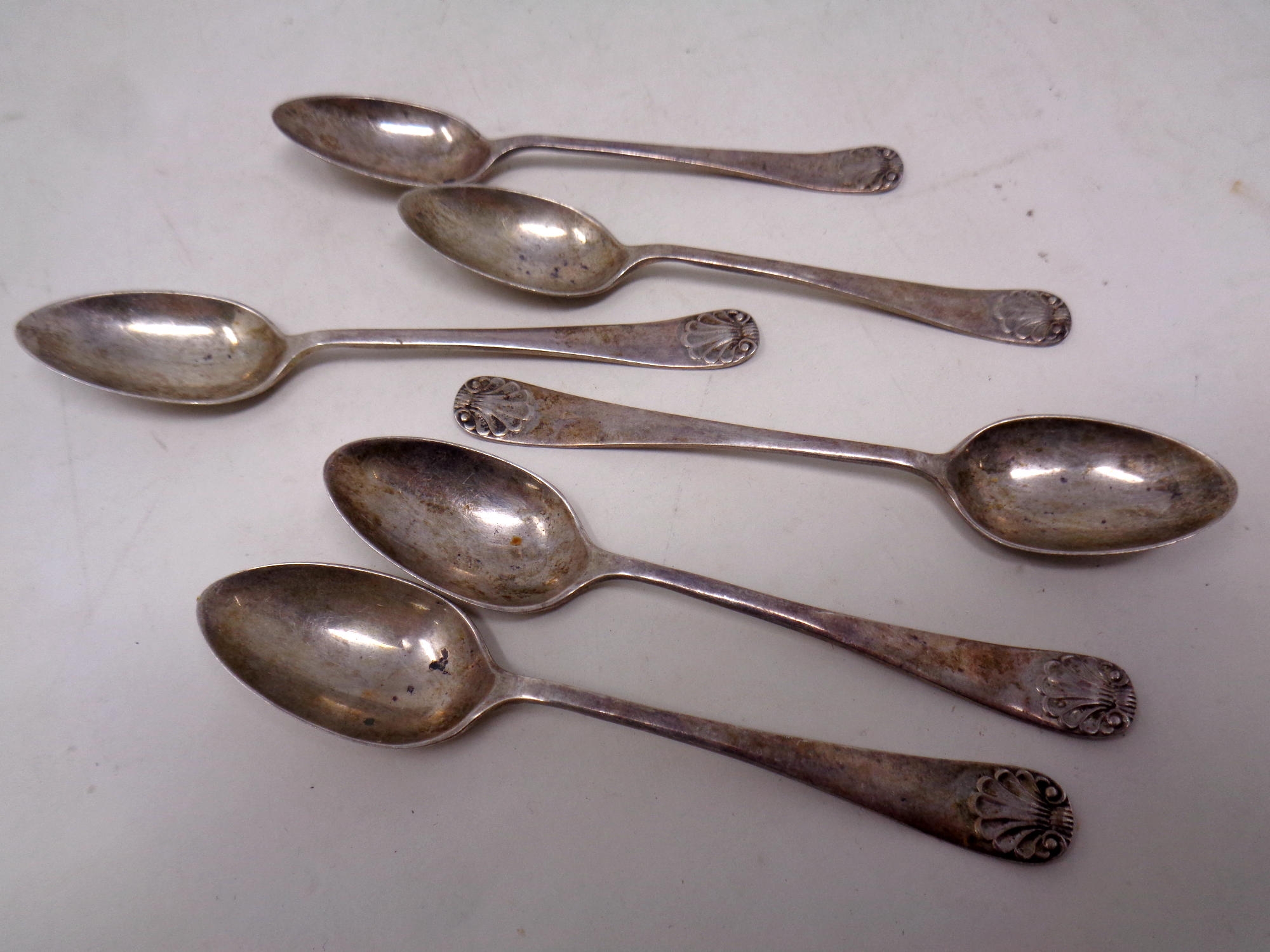 A set of six Sheffield silver tea spoons 1904