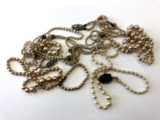 Assorted antique pearl necklaces,