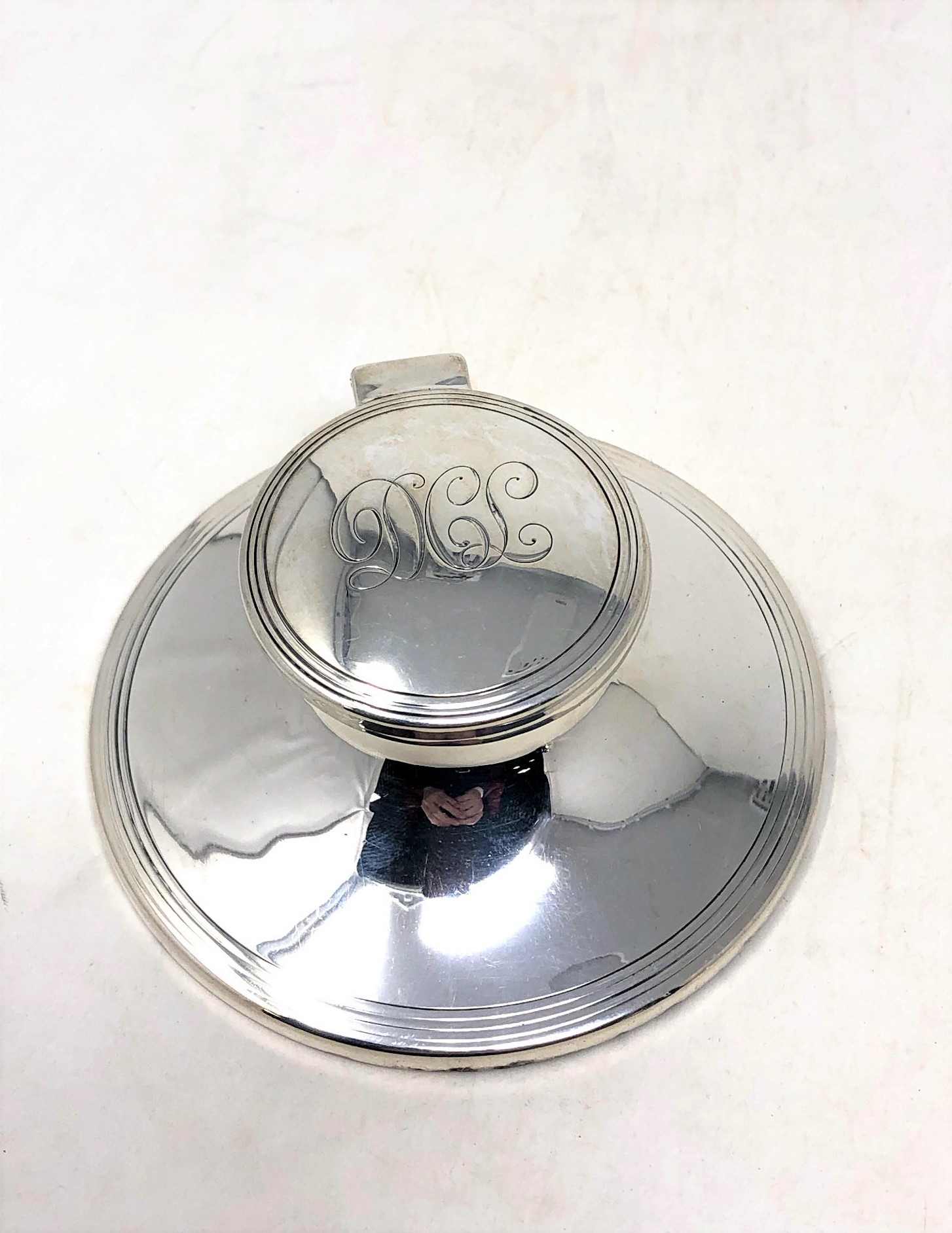 A silver inkwell, Sheffield marks, diameter 10.5cm. - Image 2 of 2