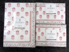 A Dorma Shalimar 300 thread count double duvet cover together with two pairs of standard pillow