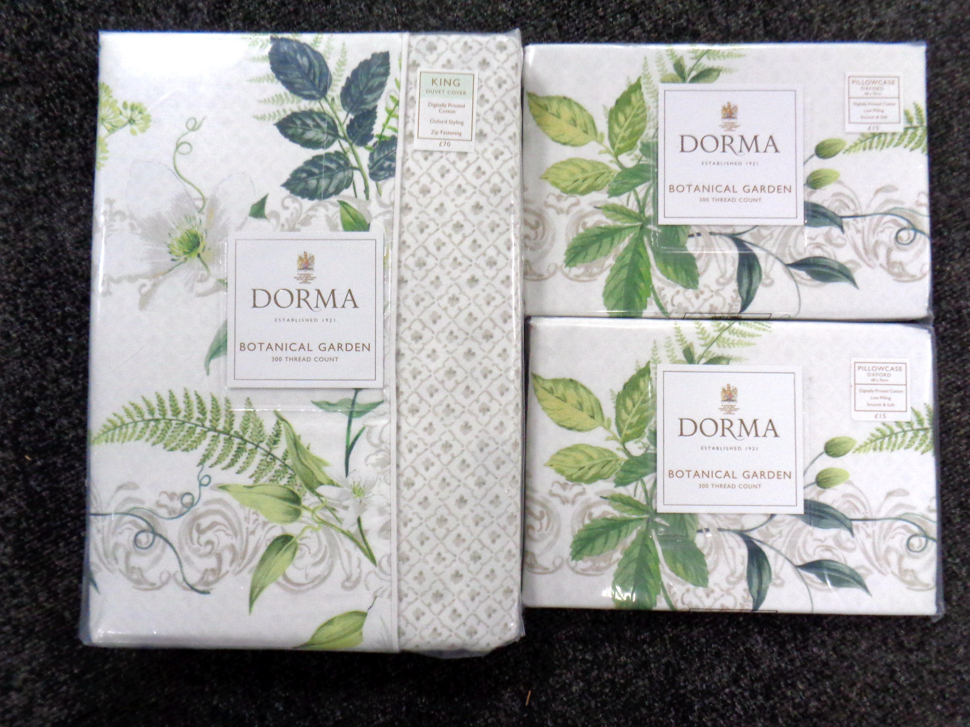 A Dorma Botanical Garden 300 thread count king size duvet cover,