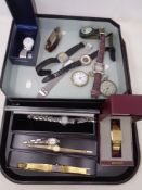 A tray containing a quantity of assorted lady's and gents wristwatches to include Seiko, Sekonda,