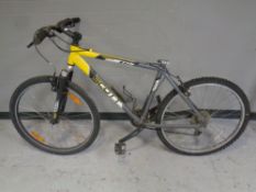 A Scott Yecora front suspension mountain bike (no seat)