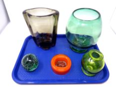 A tray containing five pieces of art glass to include three vases,