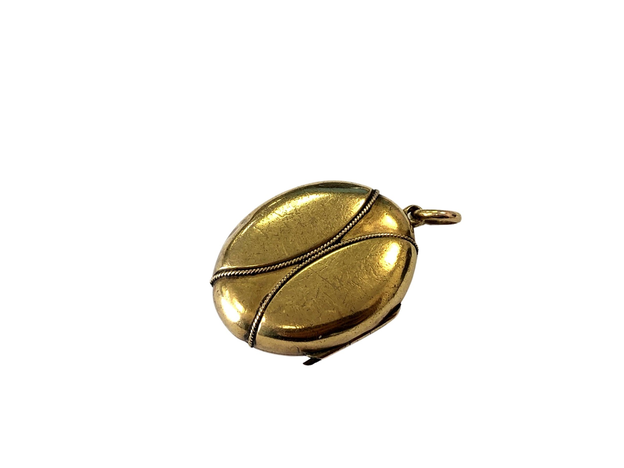 A Victorian 15ct gold locket CONDITION REPORT: 9.