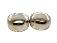 A pair of silver napkin rings, Birmingham marks CONDITION REPORT: 32.