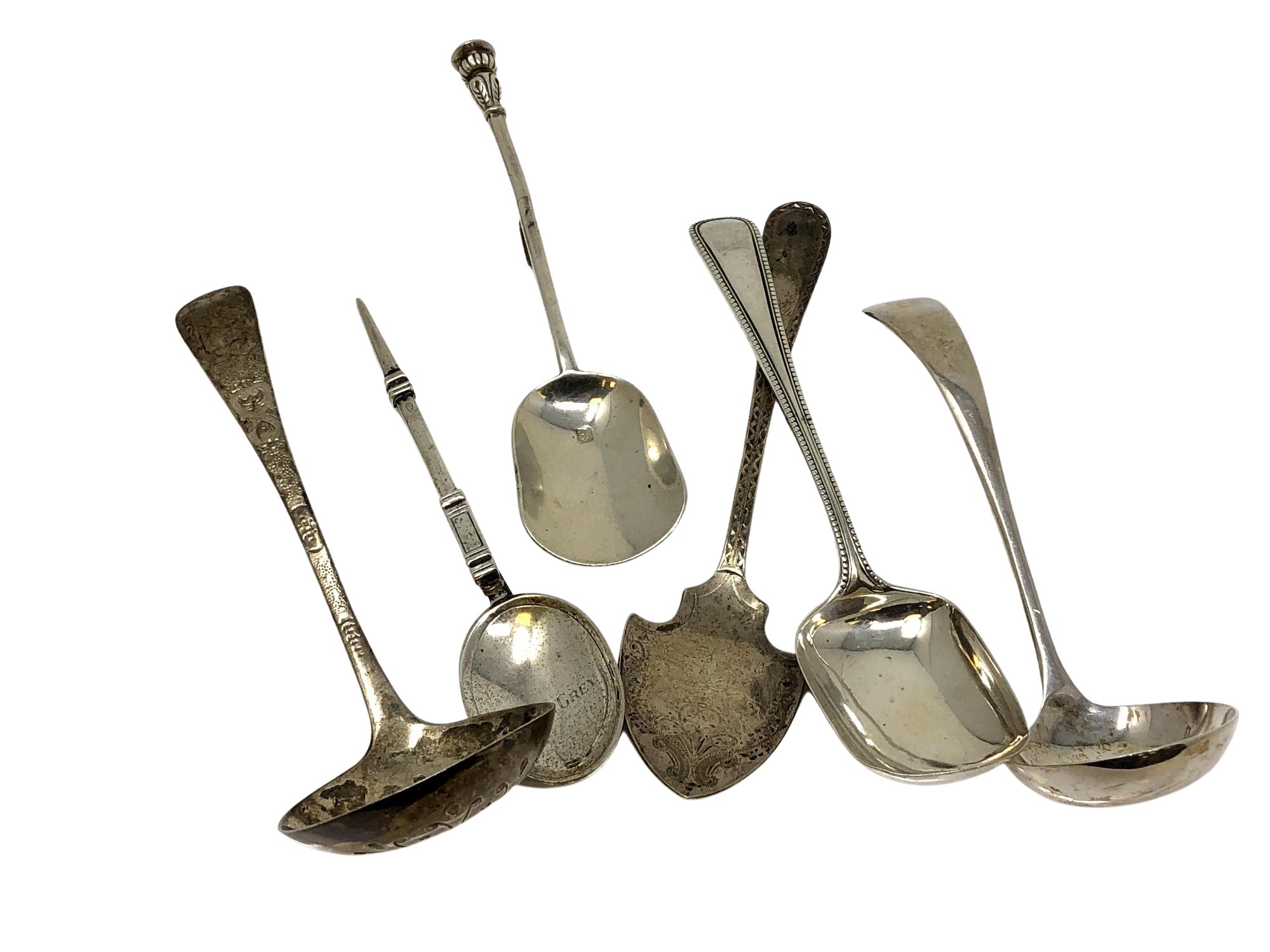 Assorted silver cutlery (6) CONDITION REPORT: 157.