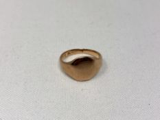 A 9ct gold signet ring, size H. CONDITION REPORT: 3.