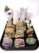 A tray containing a quantity of Lilliput Lane cottage ornaments, a Beswick figure of a Wren,