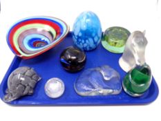 A tray of 20th century glassware including paperweights,