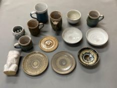 David Belilios : A large quantity of studio pottery ceramics : mugs, bowls, dishes,