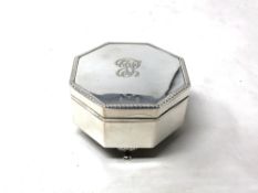 An octagonal silver trinket box, Birmingham marks, width 7.5cm.