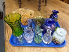 A tray of thirteen pieces of art glass ware - Caithness, Mdina,