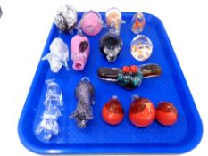A tray of glass ornaments and paperweights