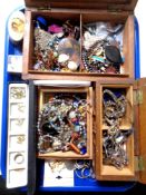 A tray containing the copy of assorted costume jewellery, silver ring, 9ct gold chain etc.