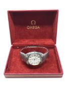 A Gent's Stainless Steel Omega Seamaster Automatic Centre Seconds Calendar Wristwatch,