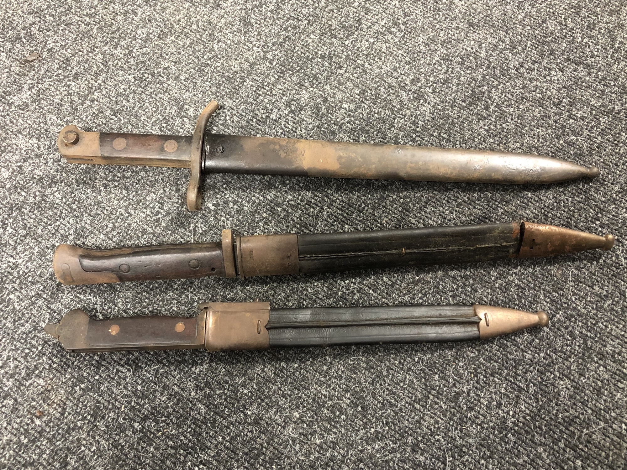 Three military bayonets in scabbards - Image 3 of 8