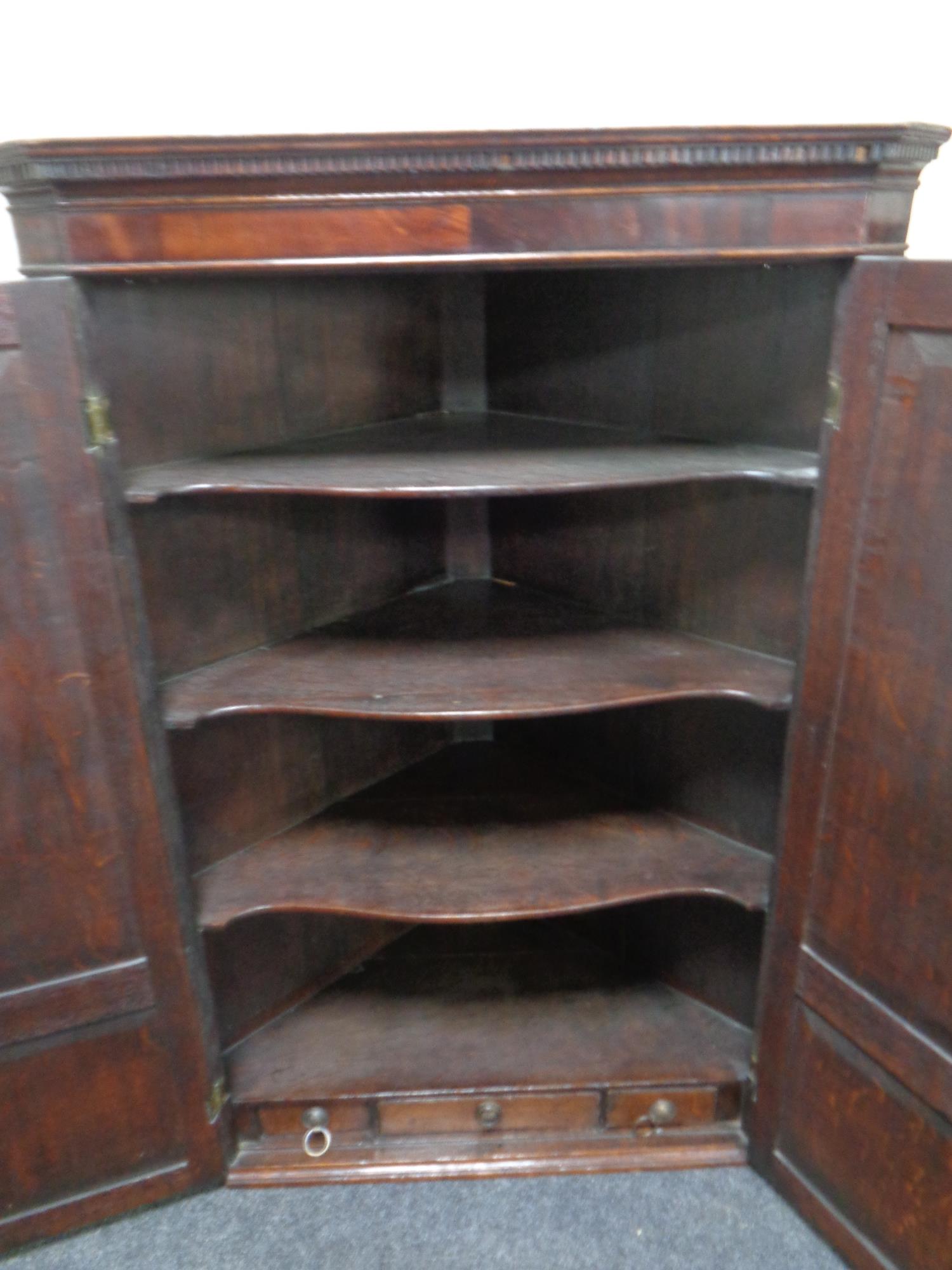 A George III oak corner cabinet - Image 2 of 2