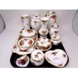 A tray containing 16 pieces of Royal Albert Old Country Roses cabinet china.