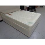 A Dream Vendor Oxford 4' divan set