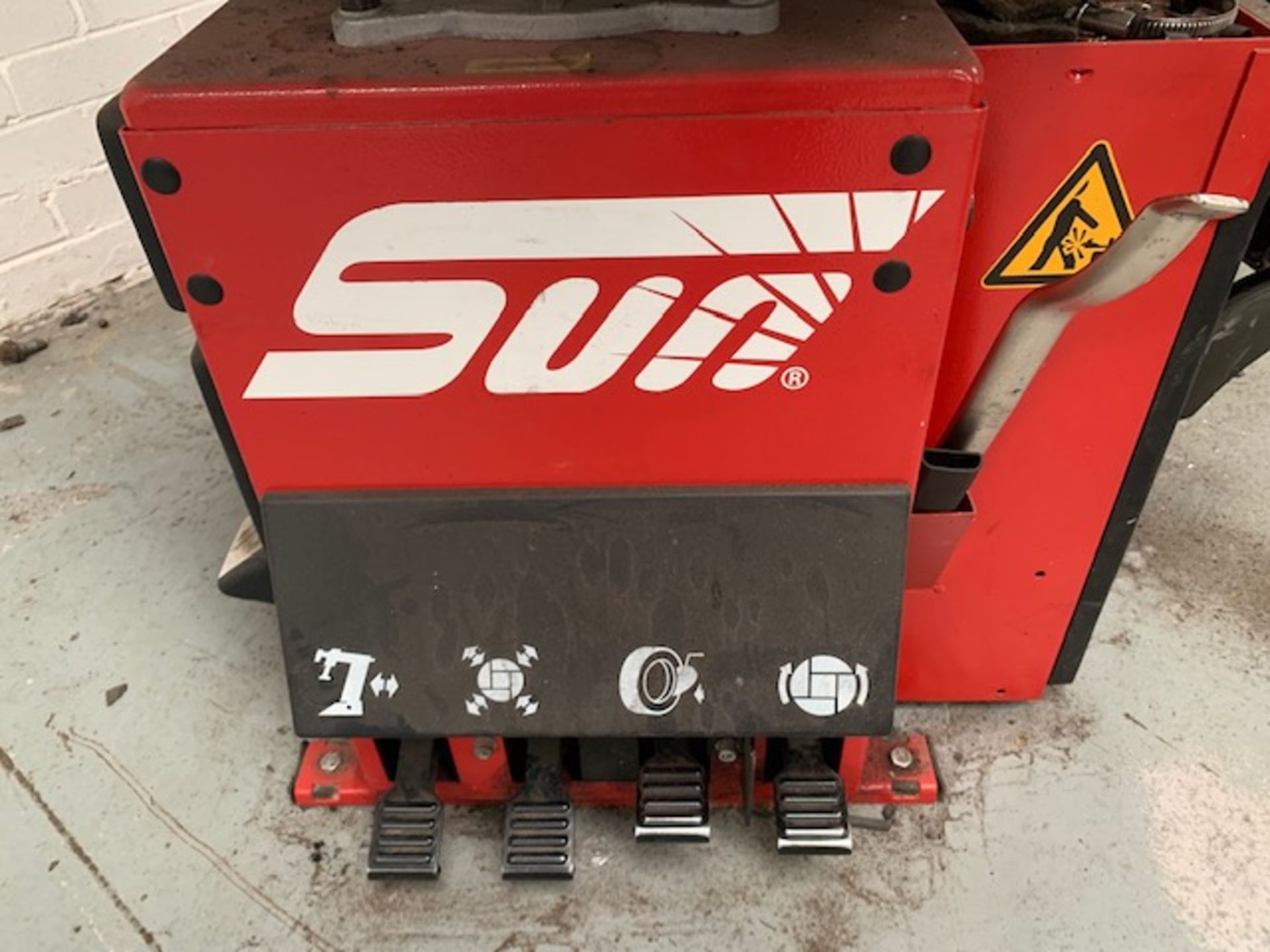 A Snap-On Sun Model STC 5325 Tyre Changer. - Image 2 of 7