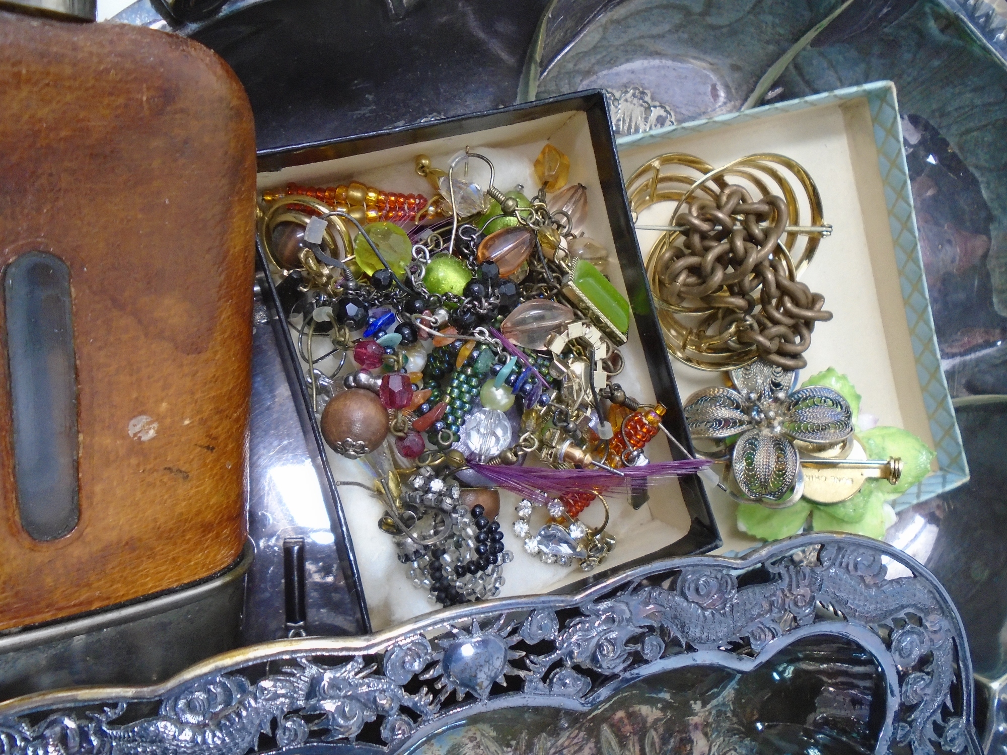 A tray containing costume jewellery, assorted plated wares, a Rapport anniversary clock under shade. - Image 2 of 2