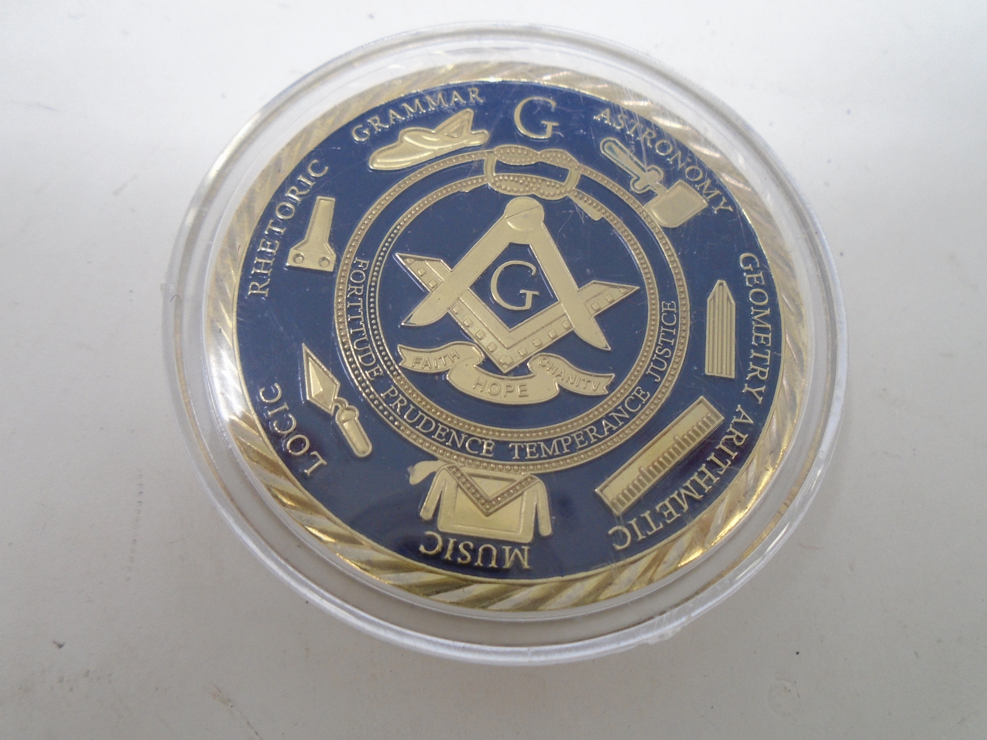 A Masonic Brotherhood of Man commemorative coin. - Image 2 of 2