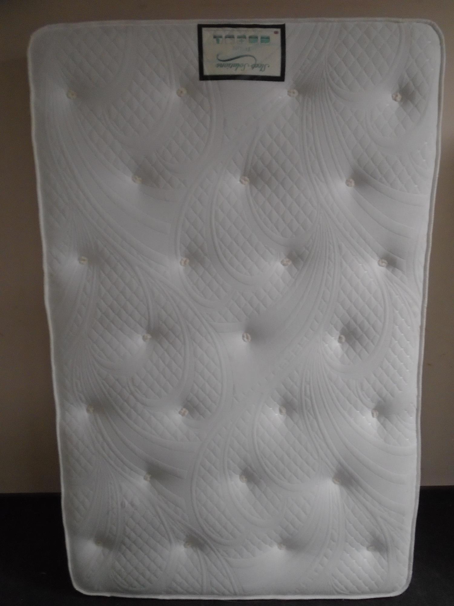 A 4' Sleep Solutions Turin mattress