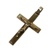 A 9 carat gold crucifix pendant (4.6g).