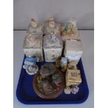 A tray of Brambley Hedge Border Fine Arts ornaments,
