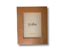 One crate containing eighteen Xenos 13 cm x 18 cm beech photo frames,