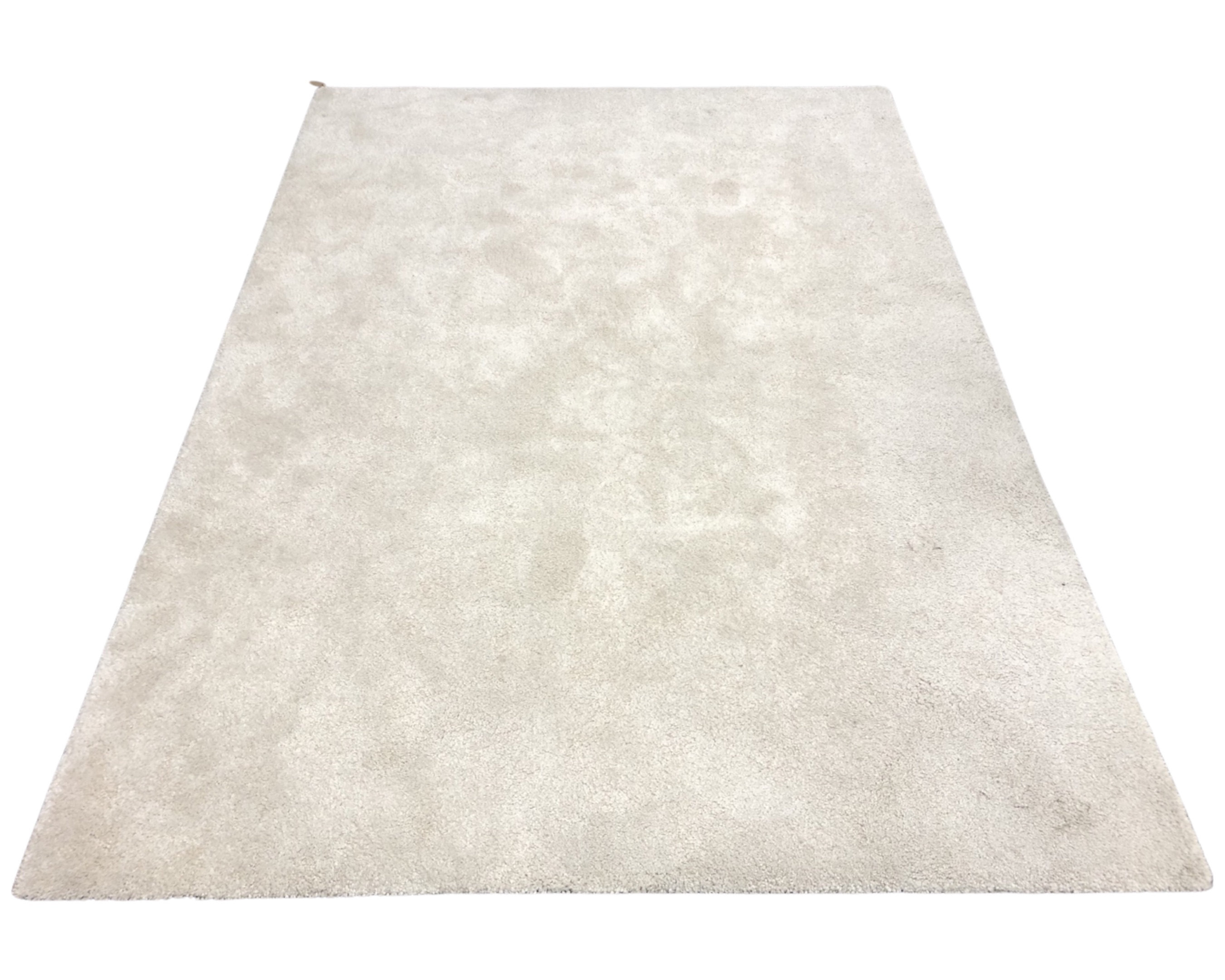 An Ikea Stoense off-white rug, 170 cm x 240 cm.