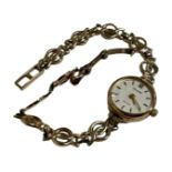 A lady's 9ct gold Accurist wristwatch on 9ct gold bracelet CONDITION REPORT: 9.
